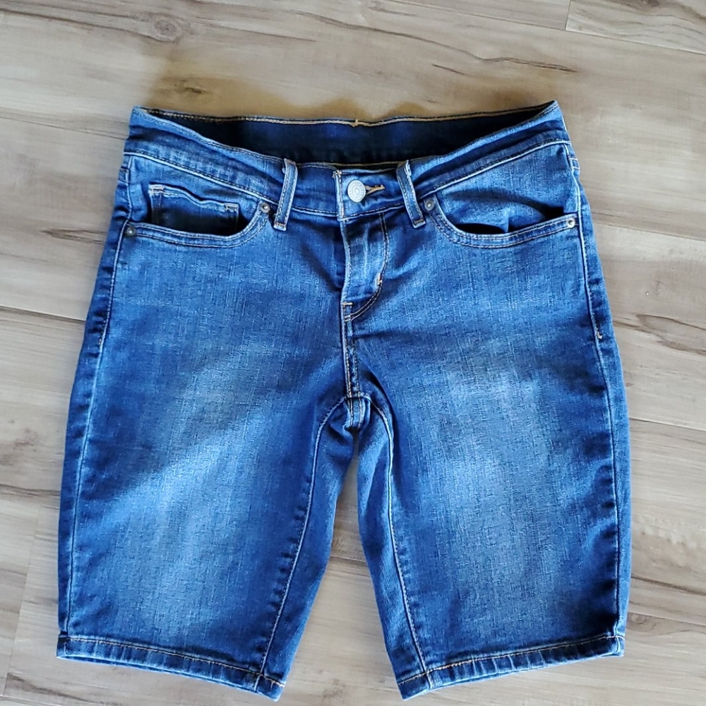 Levi Jean's